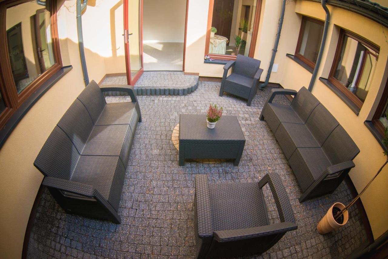 Hotel Eljot Шелпя Велка Екстериор снимка