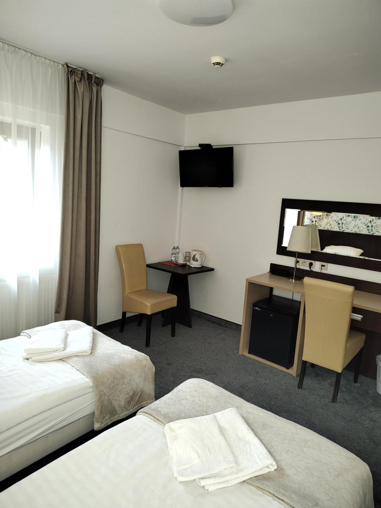 Hotel Eljot Шелпя Велка Екстериор снимка